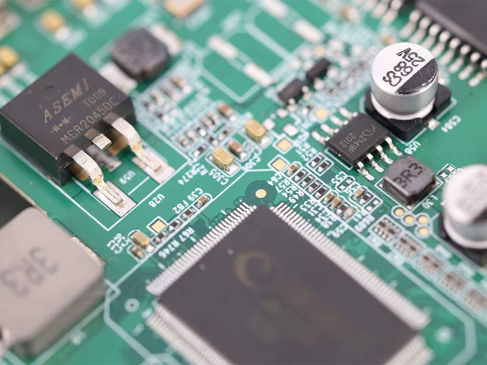 What's the best way to reduce PCB fabrication costs for prototype orders of 100-500 units? 5 PCB fabrication costs for prototype orders of 100-500 units