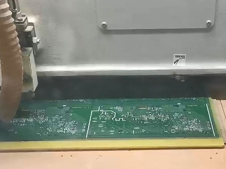 What are the key differences between prototype PCBs and production PCBs in terms of design and manufacturing? 2 What are the main differences in design and manufacturing