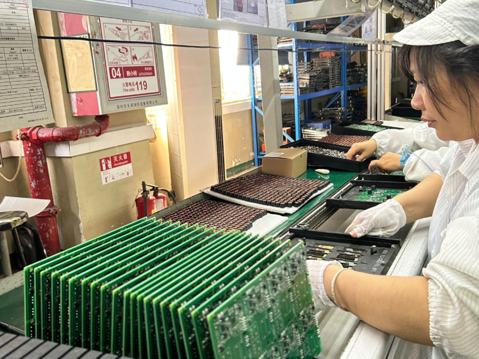 Why are feeder loading costs so expensive and how can I minimize them? 2 Why are feeder loading costs so expensive and how can I minimize them