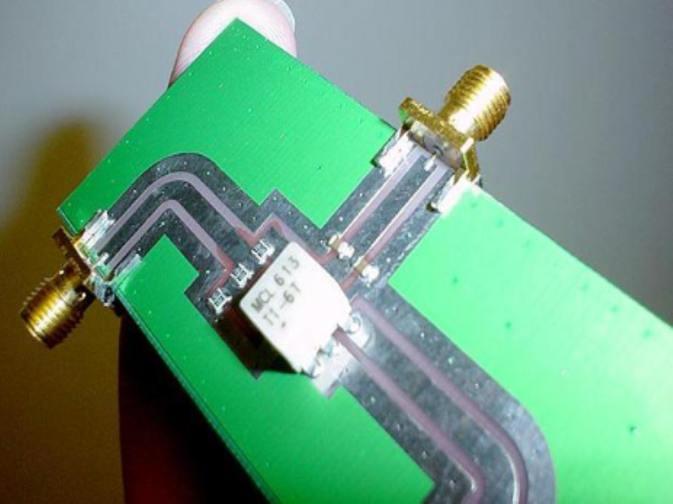 Transmission Line Loss Minimization in RF PCBs 5 RF PCB transmission line loss